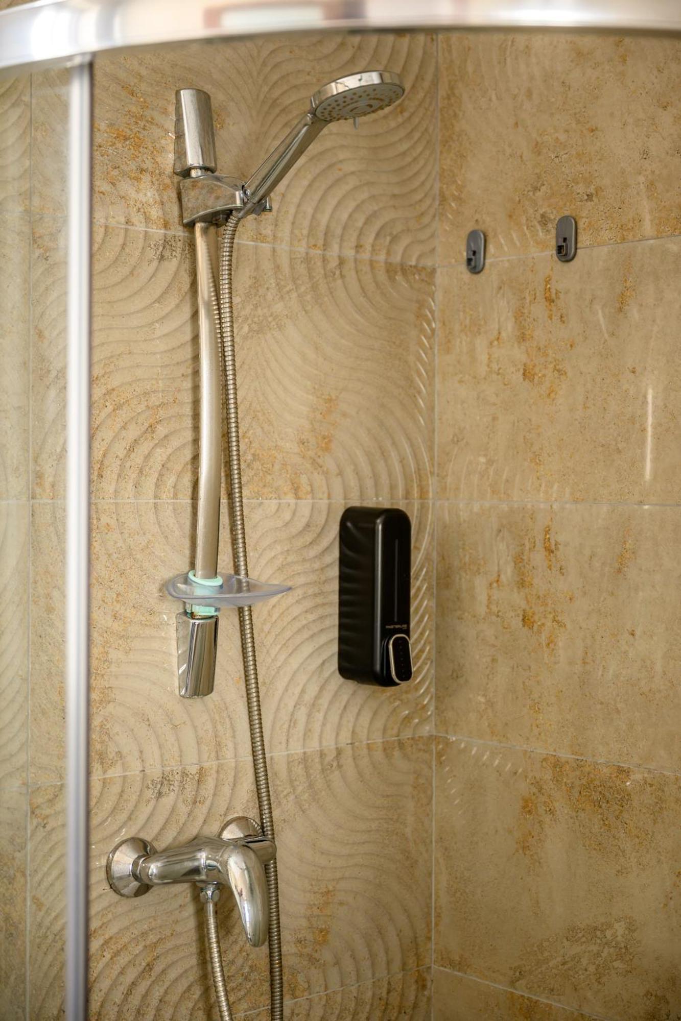 F11 Room 3, Private Room Two Single Beds Shared Bathroom In Shared Flat Msida Esterno foto